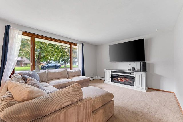 1315 APRIL LANE, Green Bay, WI 54304