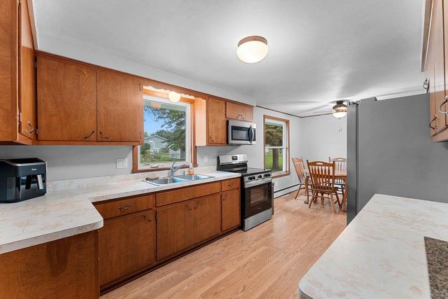 1315 APRIL LANE, Green Bay, WI 54304