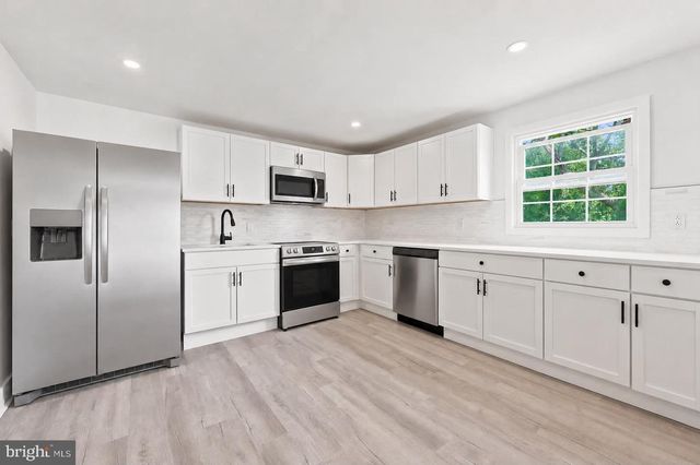 471 ELMWOOD RD, North Marlton, NJ 08053