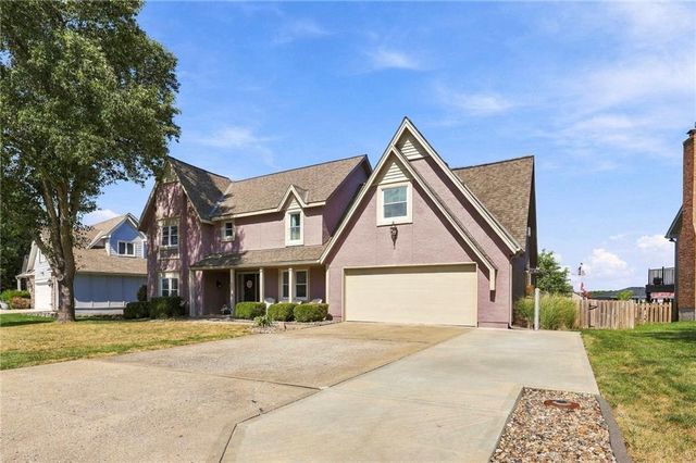 304 SW Green Teal Street, Lee's Summit, MO 64082