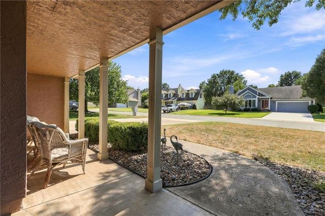 304 SW Green Teal Street, Lee's Summit, MO 64082
