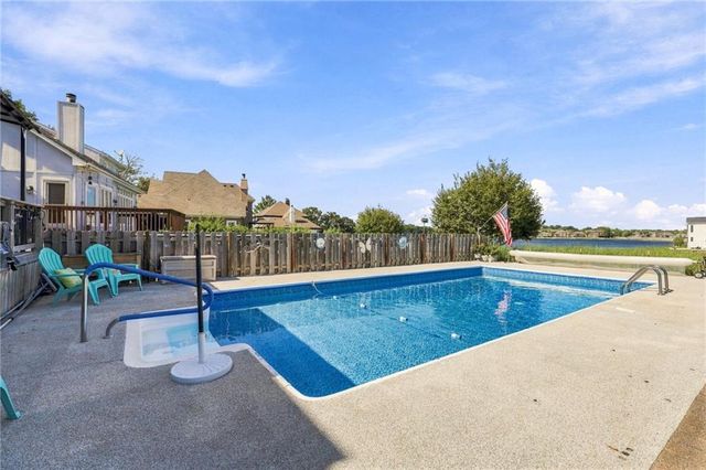 304 SW Green Teal Street, Lee's Summit, MO 64082