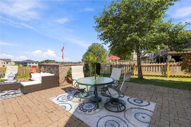 304 SW Green Teal Street, Lee's Summit, MO 64082