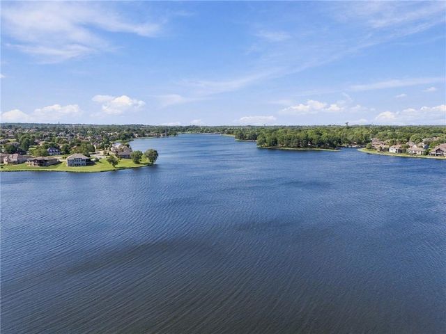 304 SW Green Teal Street, Lee's Summit, MO 64082