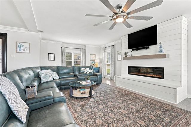 304 SW Green Teal Street, Lee's Summit, MO 64082