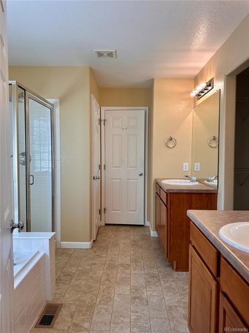 22843 E Briarwood Place, Aurora, CO 80016