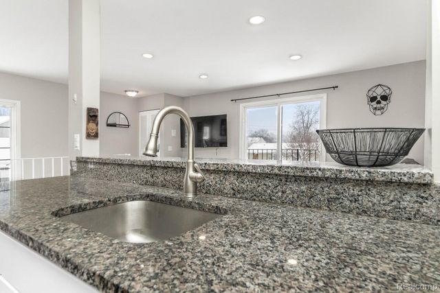 23493 Stonehenge Boulevard, Novi, MI 48375