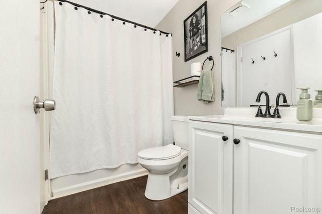 23493 Stonehenge Boulevard, Novi, MI 48375