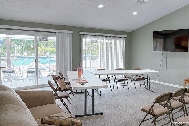 23493 Stonehenge Boulevard, Novi, MI 48375