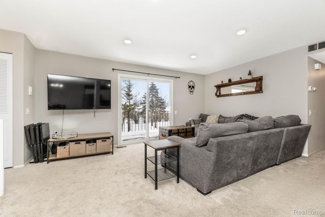 23493 Stonehenge Boulevard, Novi, MI 48375