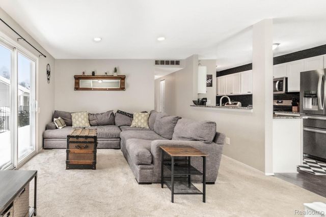 23493 Stonehenge Boulevard, Novi, MI 48375