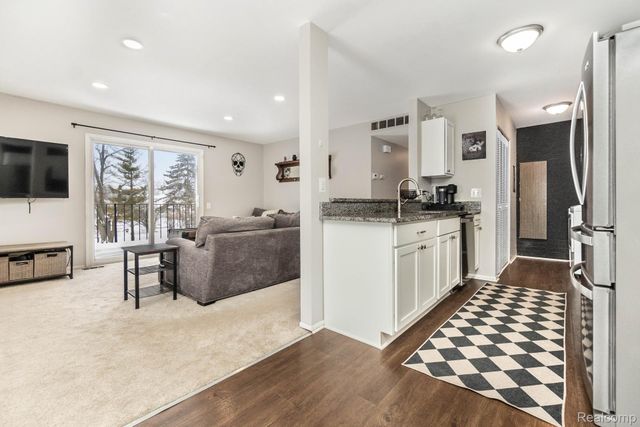 23493 Stonehenge Boulevard, Novi, MI 48375