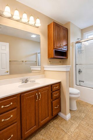 37 Covington Drive, Valparaiso, IN 46385