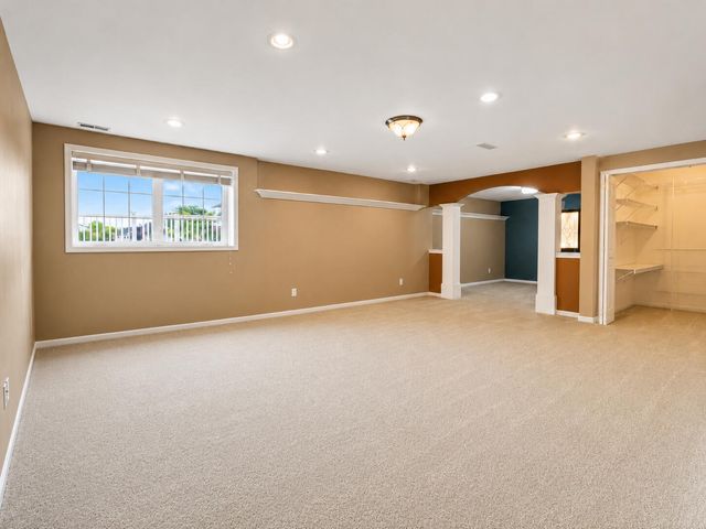 37 Covington Drive, Valparaiso, IN 46385