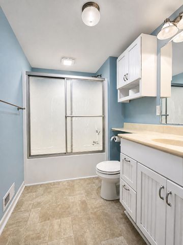 37 Covington Drive, Valparaiso, IN 46385