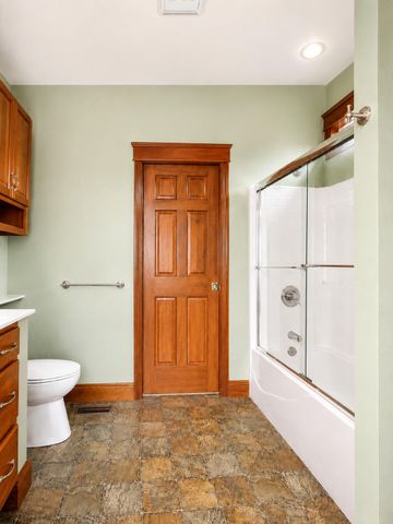 37 Covington Drive, Valparaiso, IN 46385