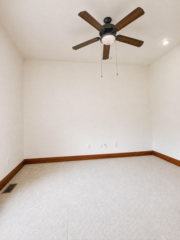 37 Covington Drive, Valparaiso, IN 46385