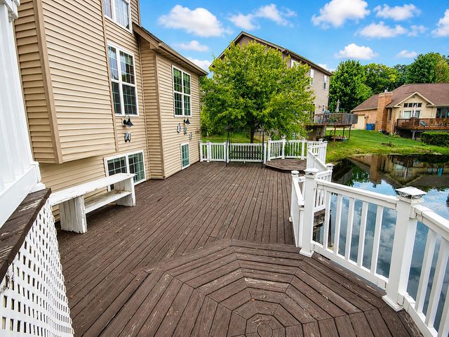 37 Covington Drive, Valparaiso, IN 46385