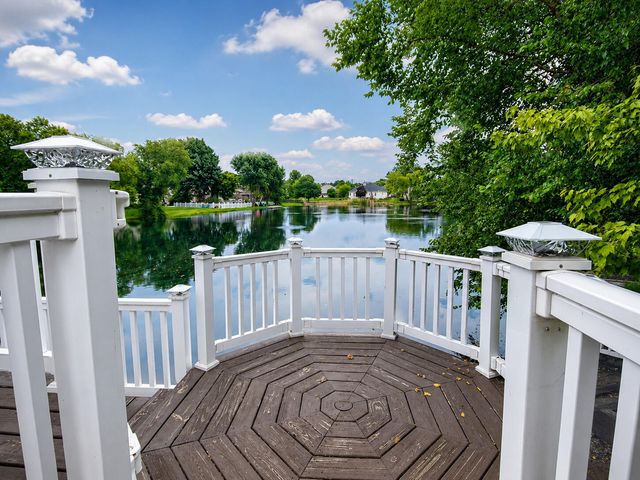 37 Covington Drive, Valparaiso, IN 46385