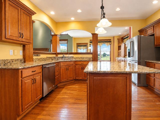 37 Covington Drive, Valparaiso, IN 46385
