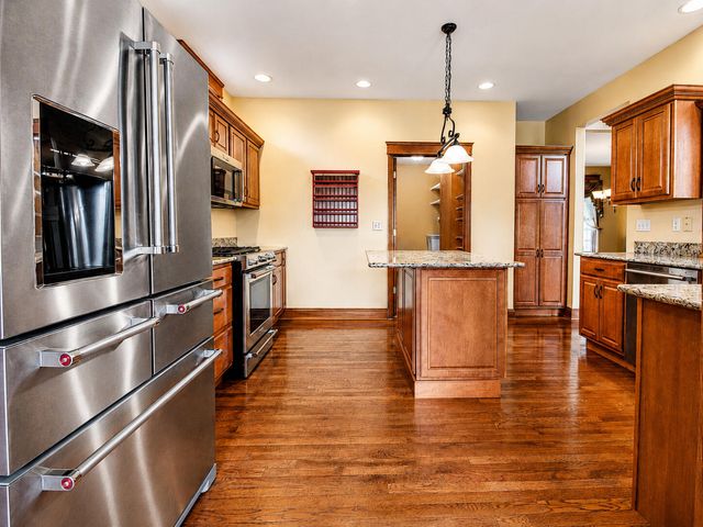 37 Covington Drive, Valparaiso, IN 46385