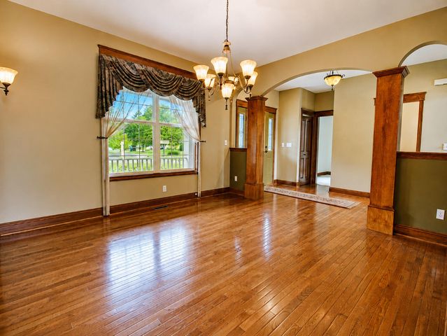 37 Covington Drive, Valparaiso, IN 46385