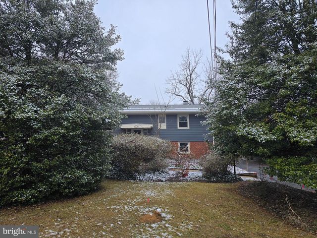 1608 CHAIN BRIDGE RD, Mclean, VA 22101