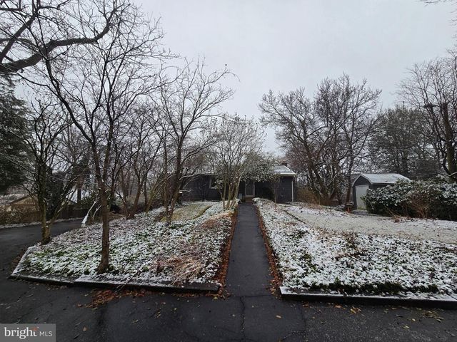 1608 CHAIN BRIDGE RD, Mclean, VA 22101