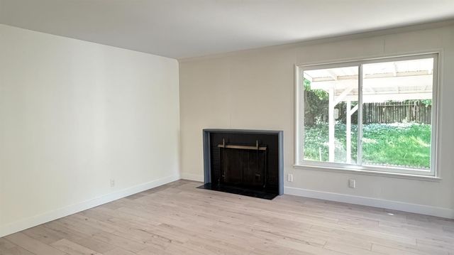 2032 Farnsworth Way, Rancho Cordova, CA 95670