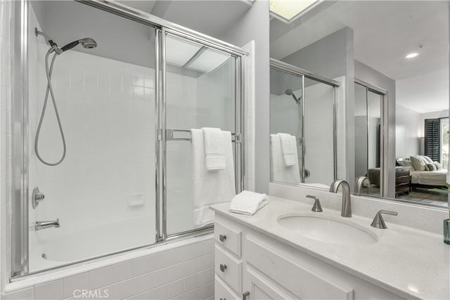 2744 Monza, Tustin, CA 92782