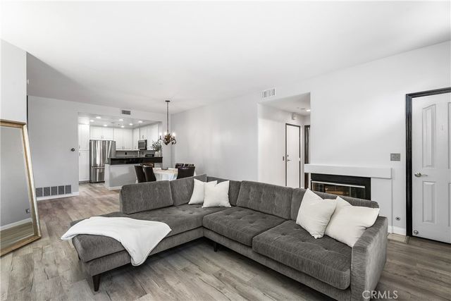 2744 Monza, Tustin, CA 92782