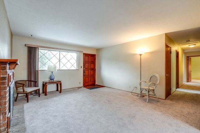 684 Sherwood Drive, Aurora, OH 44202