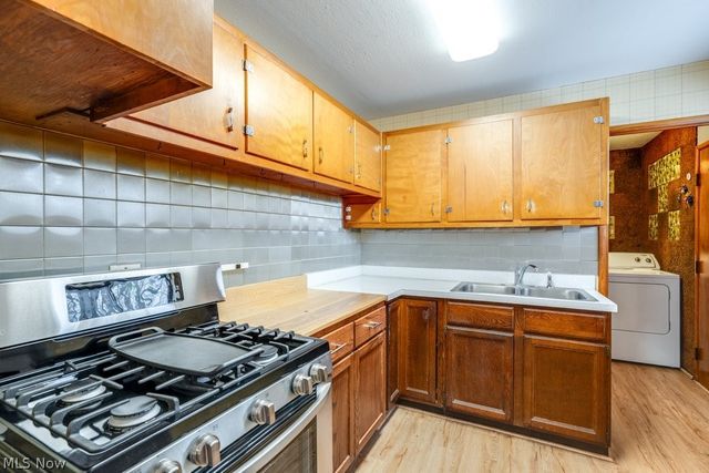 684 Sherwood Drive, Aurora, OH 44202