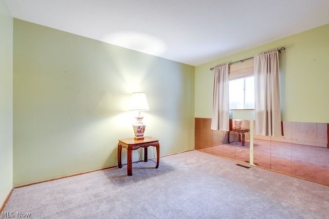 684 Sherwood Drive, Aurora, OH 44202