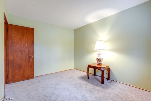 684 Sherwood Drive, Aurora, OH 44202