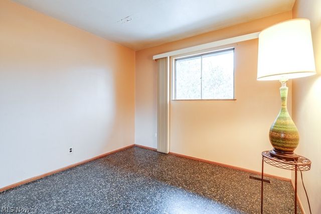 684 Sherwood Drive, Aurora, OH 44202