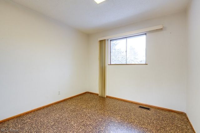 684 Sherwood Drive, Aurora, OH 44202