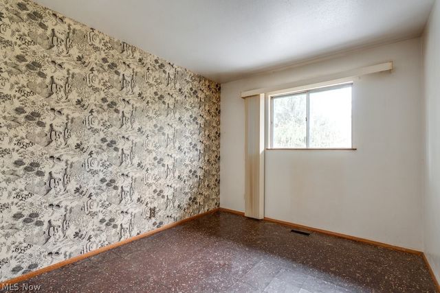 684 Sherwood Drive, Aurora, OH 44202