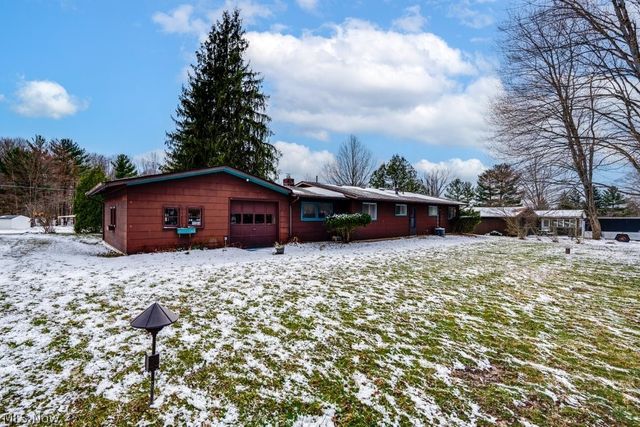 684 Sherwood Drive, Aurora, OH 44202