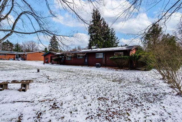 684 Sherwood Drive, Aurora, OH 44202