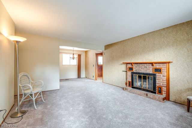 684 Sherwood Drive, Aurora, OH 44202