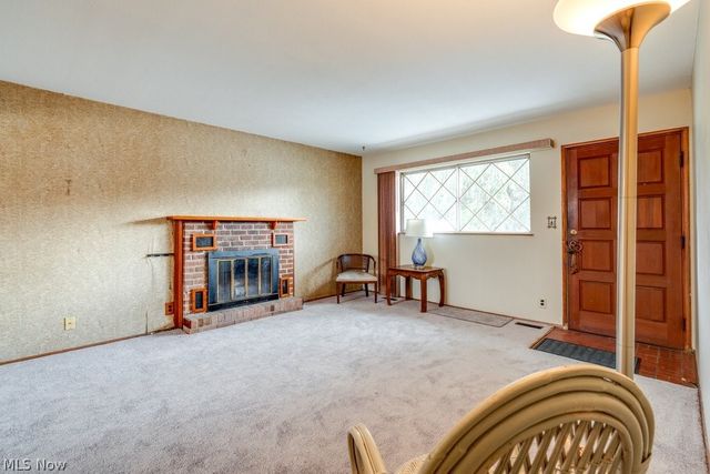 684 Sherwood Drive, Aurora, OH 44202