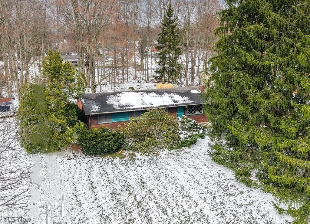 684 Sherwood Drive, Aurora, OH 44202