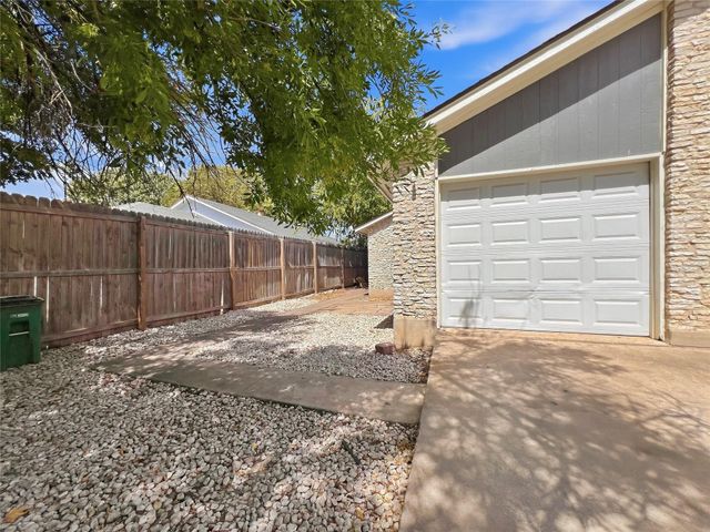 1012 Fieldwood DR A, Austin, TX 78758