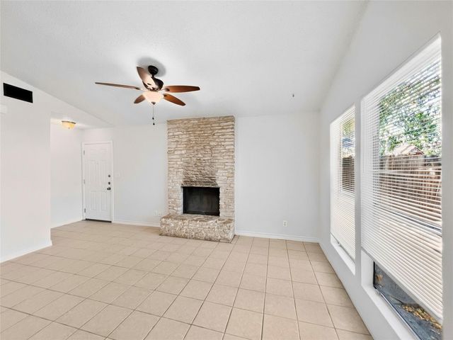 1012 Fieldwood DR A, Austin, TX 78758