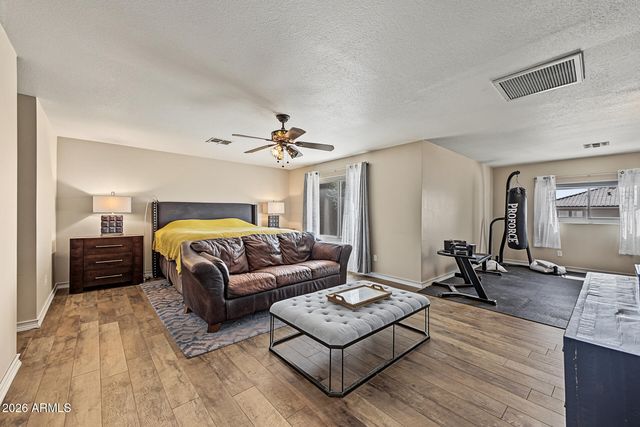 10609 W DALEY Lane, Peoria, AZ 85383