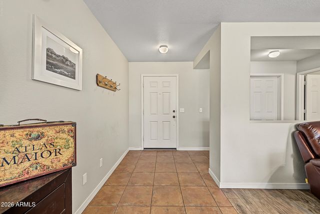 10609 W DALEY Lane, Peoria, AZ 85383