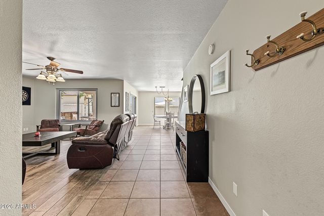 10609 W DALEY Lane, Peoria, AZ 85383