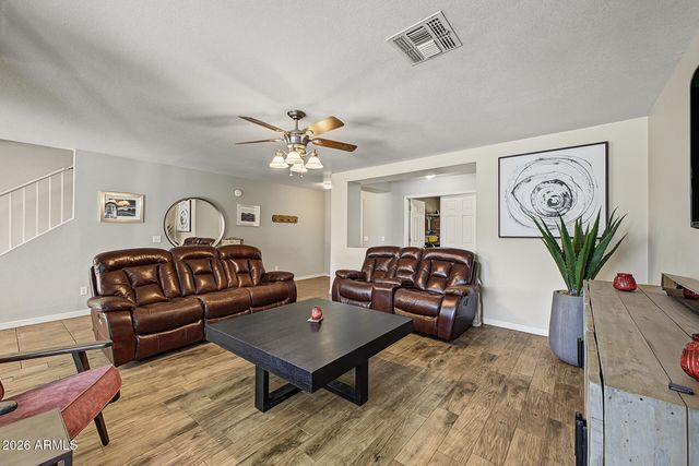 10609 W DALEY Lane, Peoria, AZ 85383