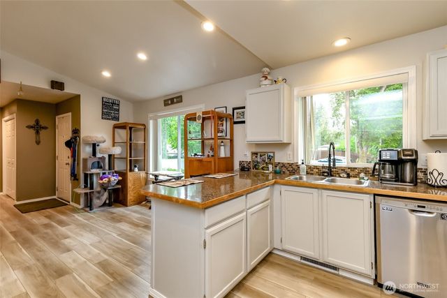 19113 21st Street SW, Lakebay, WA 98349
